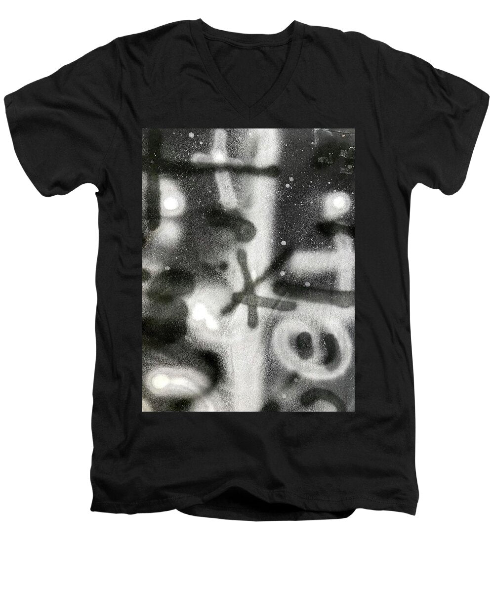 Graffiti BW - Men's V-Neck T-Shirt