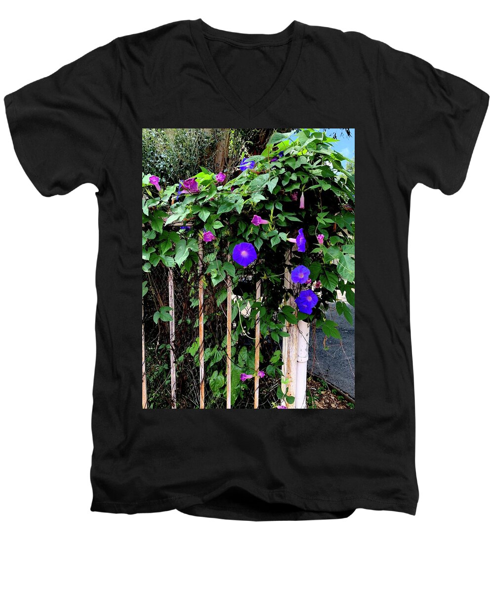 LA Neighbor - Men's V-Neck T-Shirt