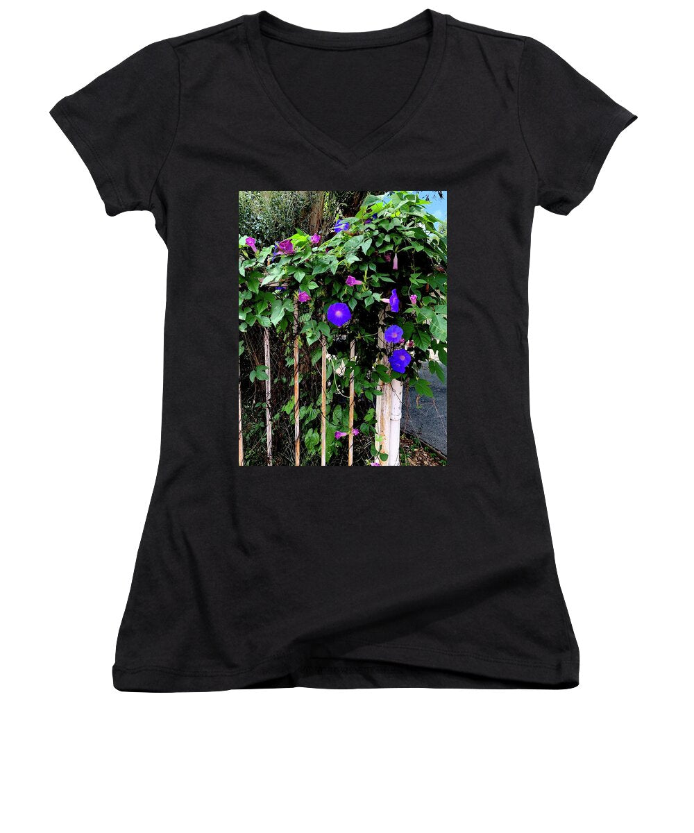 LA Neighbor - Women's V-Neck