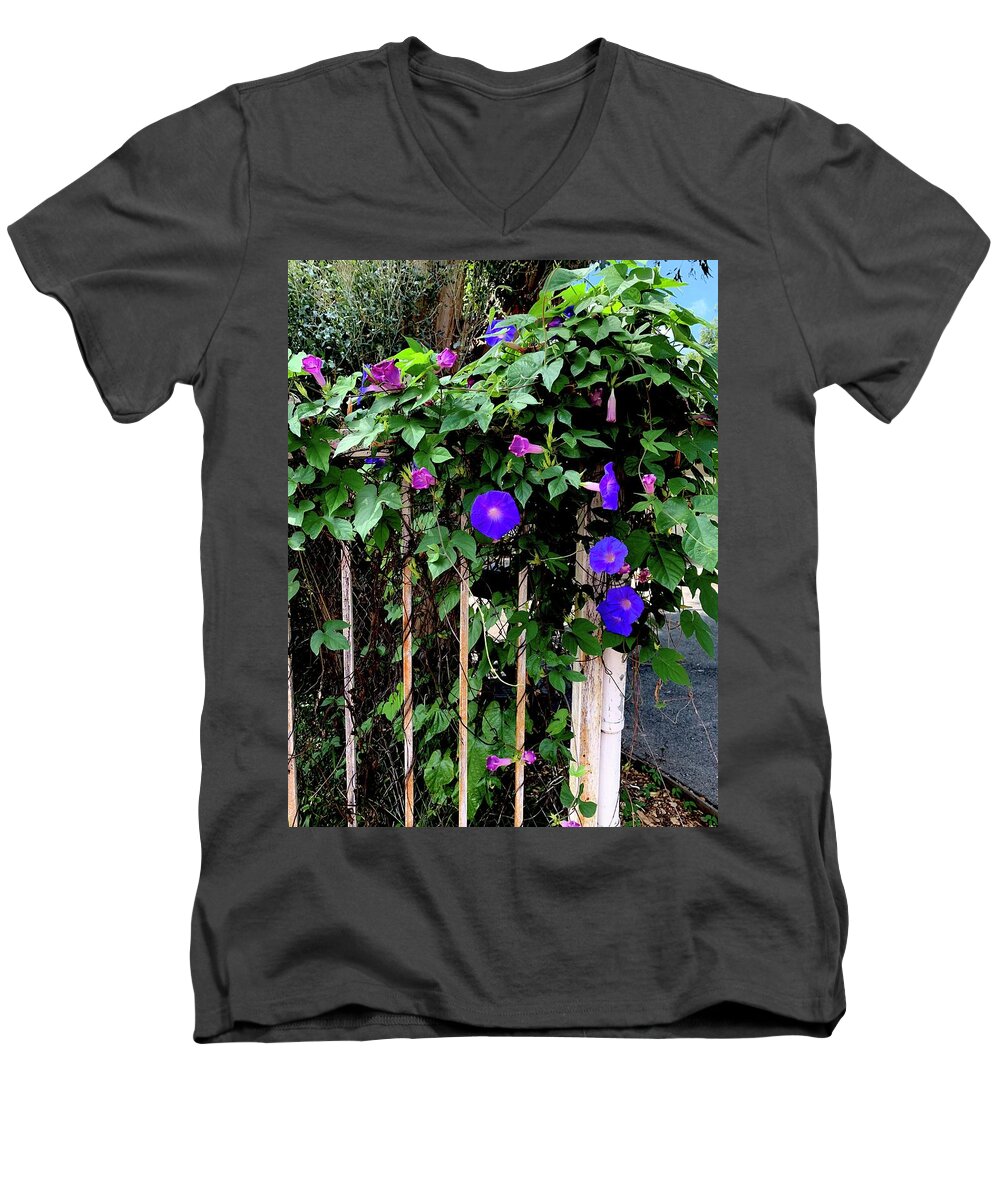 LA Neighbor - Men's V-Neck T-Shirt