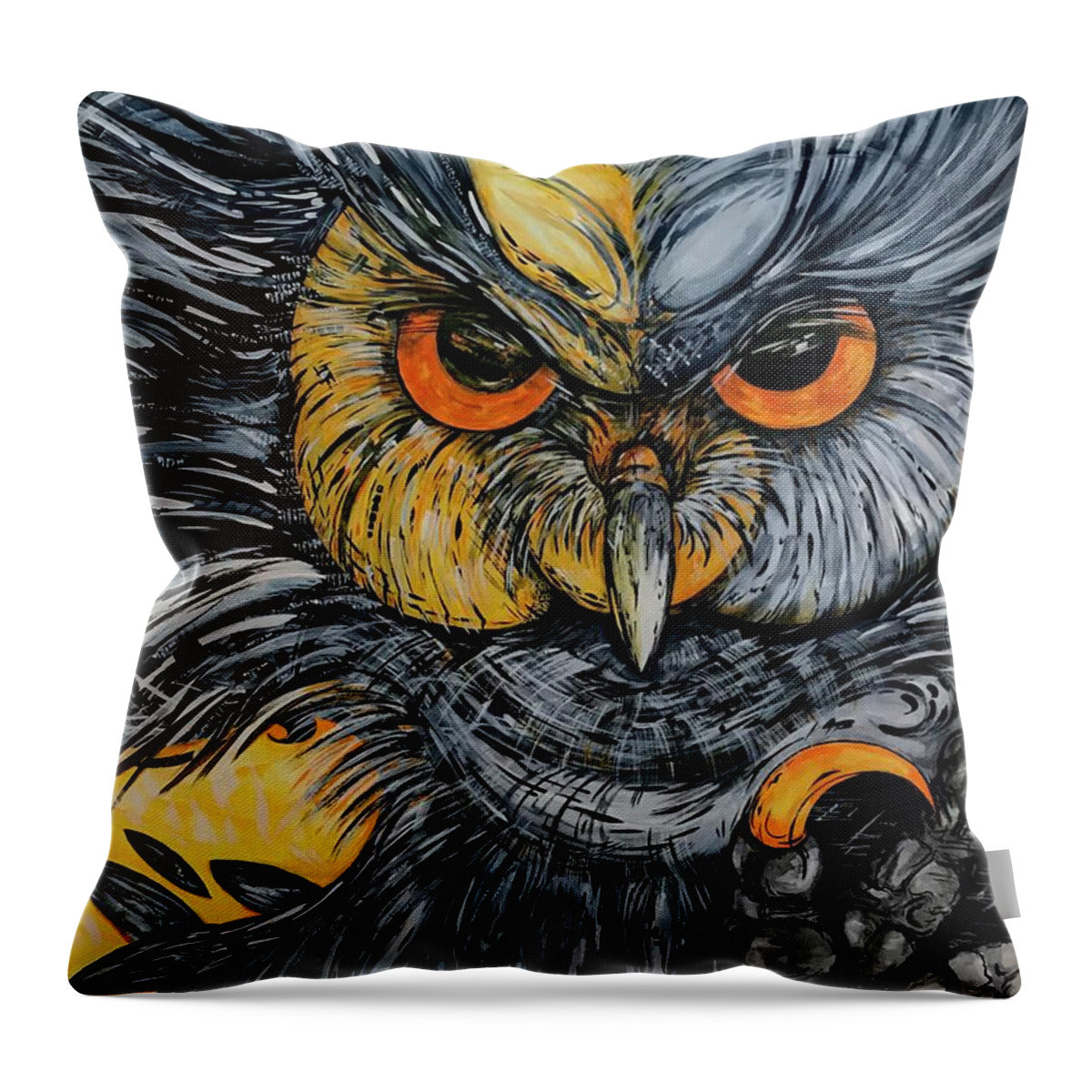 Un Great Horned Owl - Throw Pillow