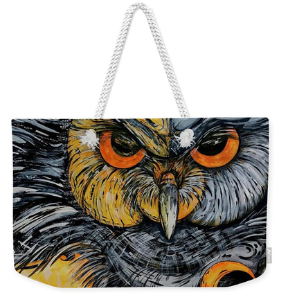Un Great Horned Owl - Weekender Tote Bag